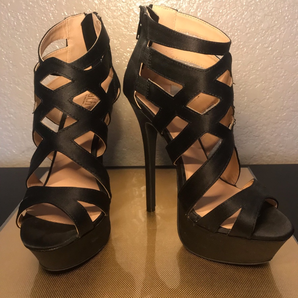 Black Strappy Heel- New